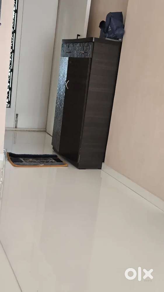 Available 1bhk empty flat on rent