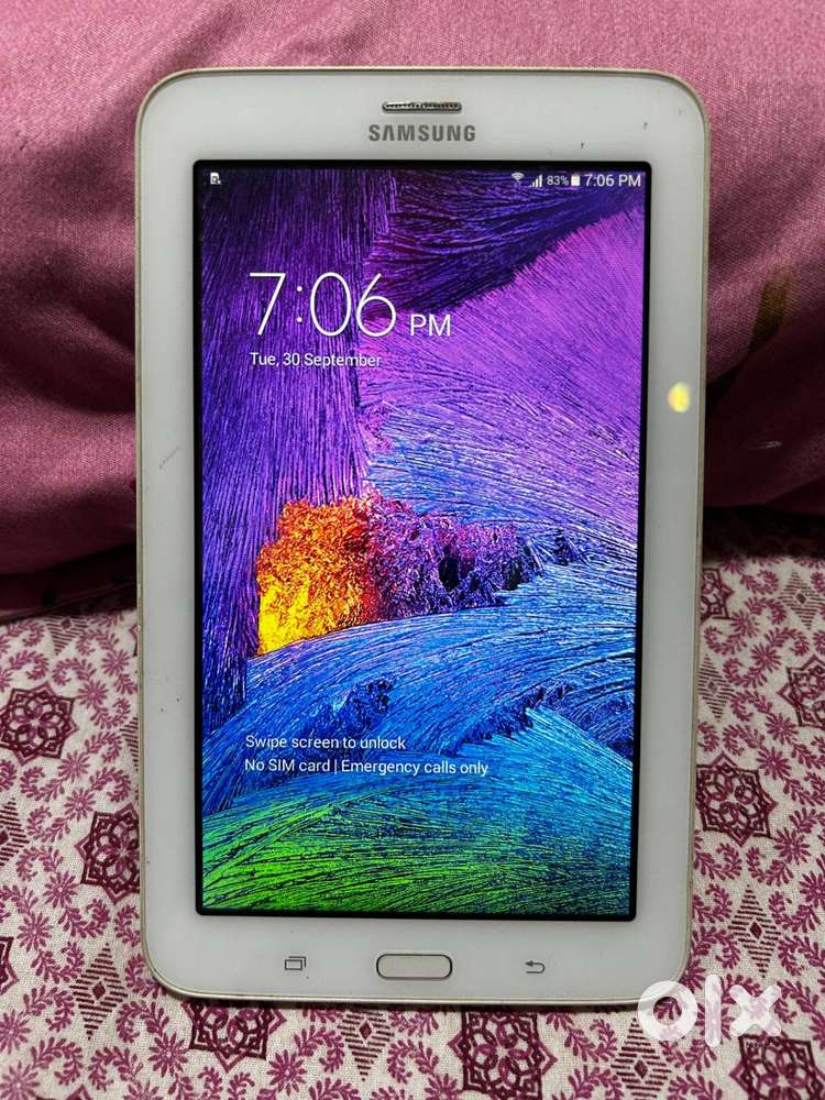 Samsung Galaxy Tab 3V (7-inch)  Wi-Fi + 3G  Good Condition  With Ch