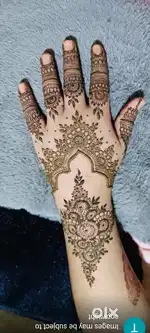 Mehndi artist