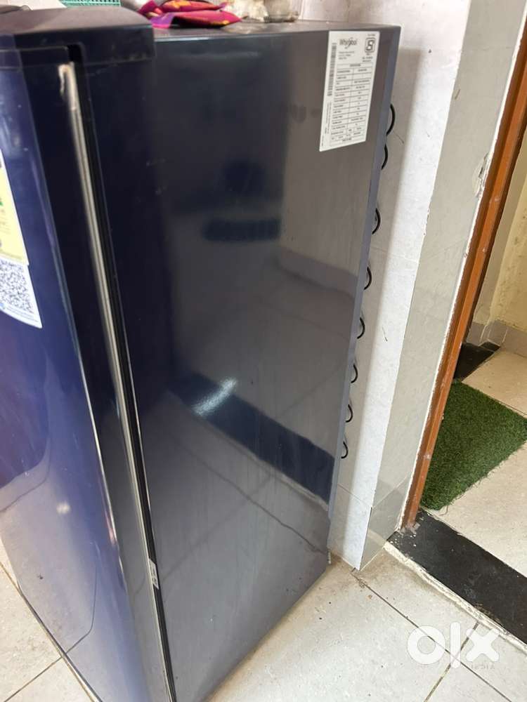 Whirlpool 2 star refrigerator 9000 rs