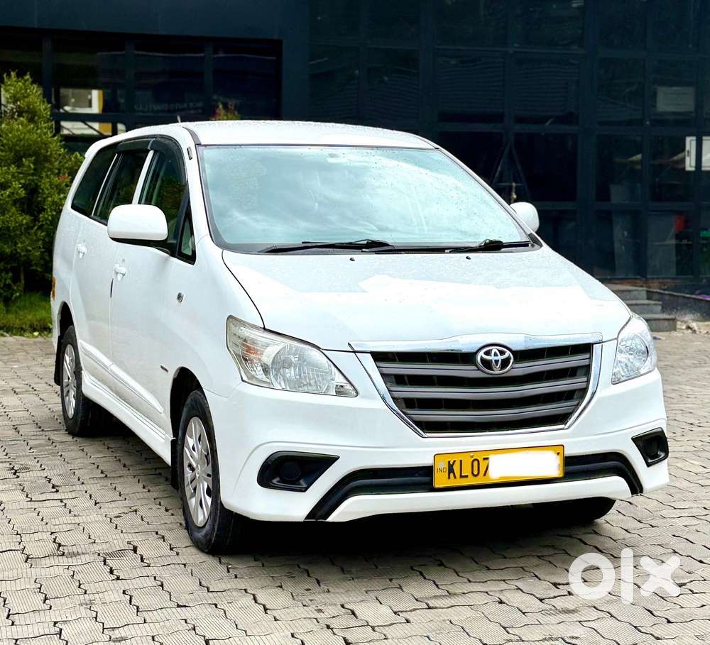 Toyota Innova 2.5 GX 8 STR BS-III, 2016, Diesel