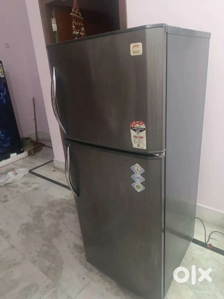 Godrej 231 L Double Door Fridge – Excellent Condition  ₹6,000 Only