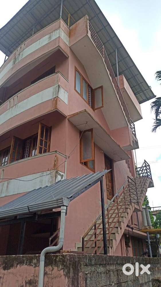 HOUSE FOR  RENT AT AMBALAMUKKU with Rent Rs,7500