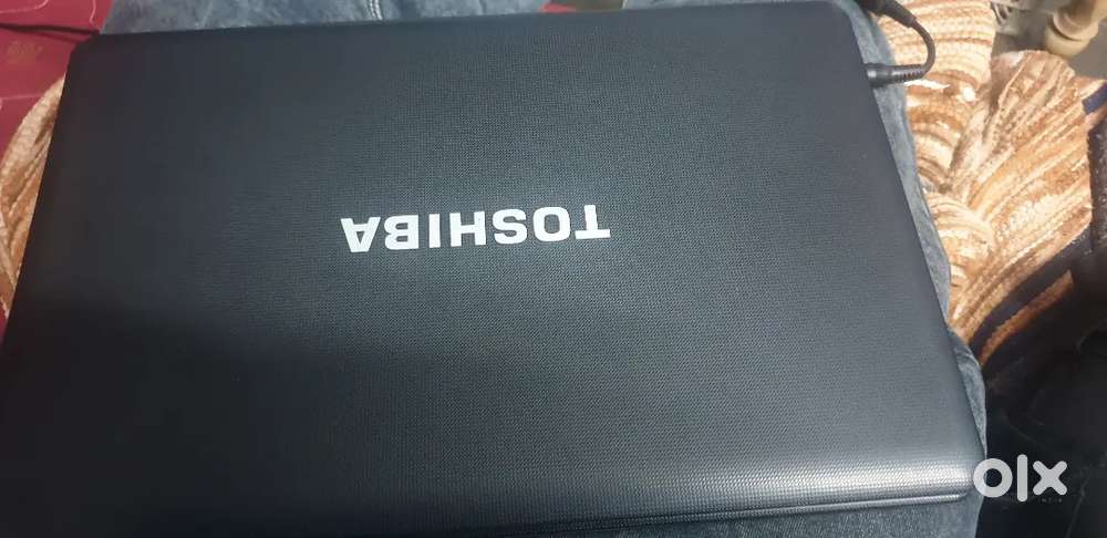Toshiba laptop 18 inches with charger