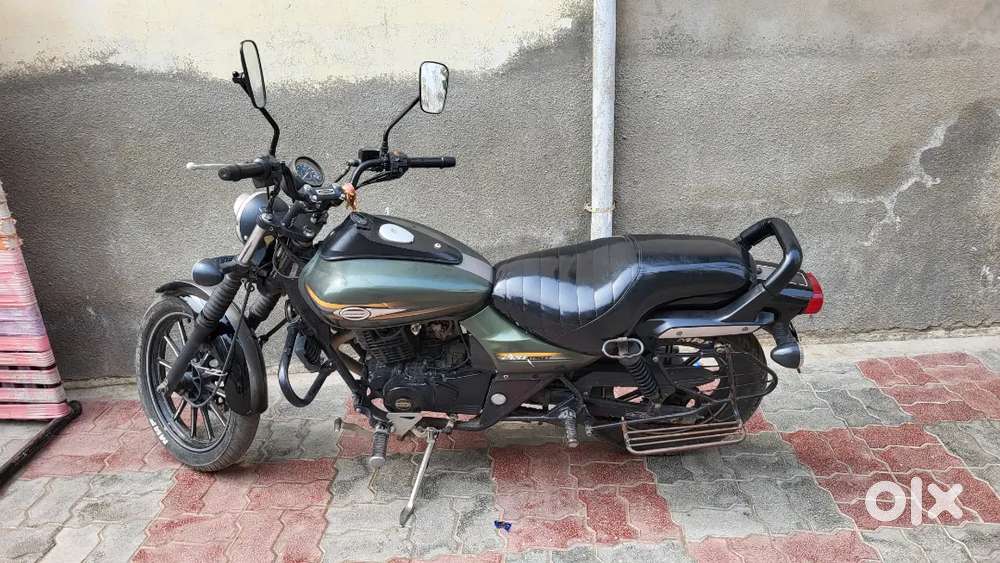 Bajaj average 220
