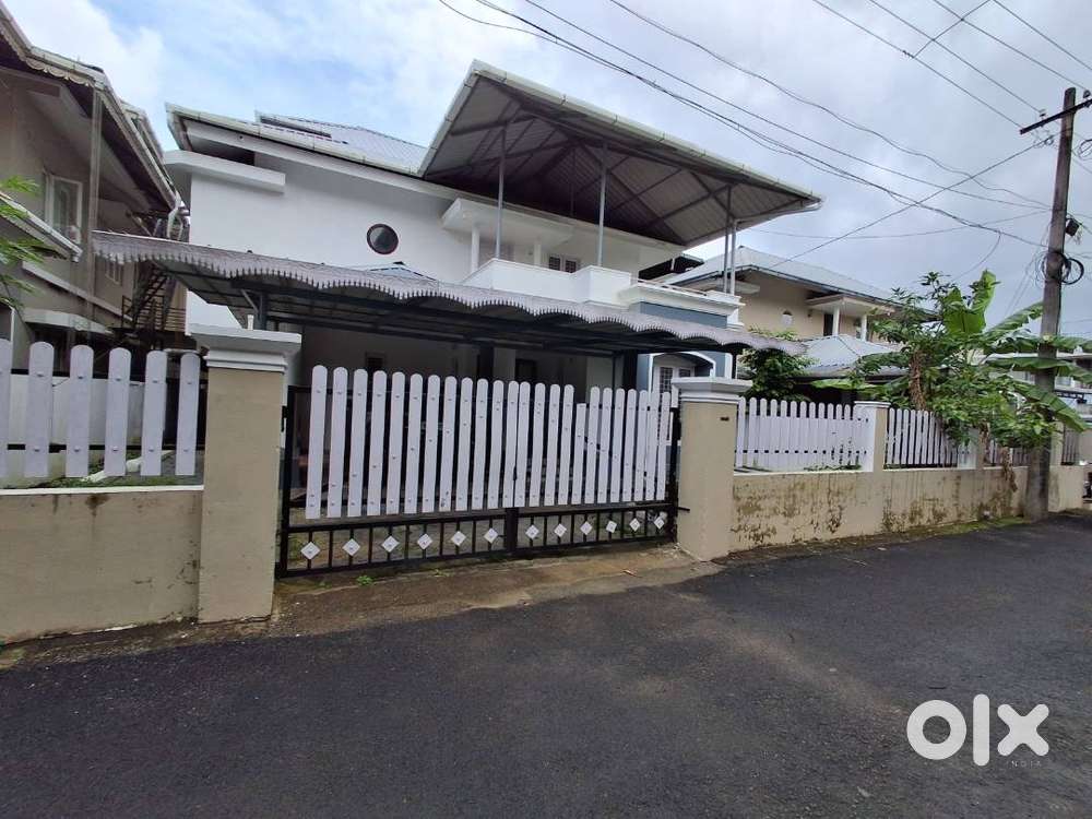 Rental Gated Villa 2050 Sqft villa /4bhk/22000/- Kuttur   Thrissur