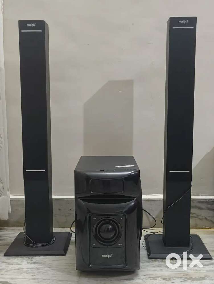 Frontech audio system with tower speakers in very good condition