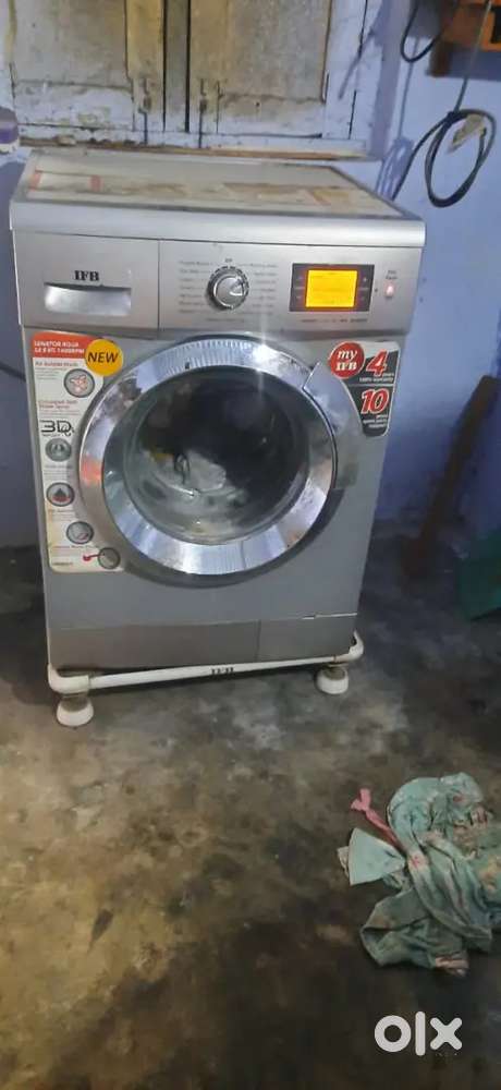 WASHING machine IFB