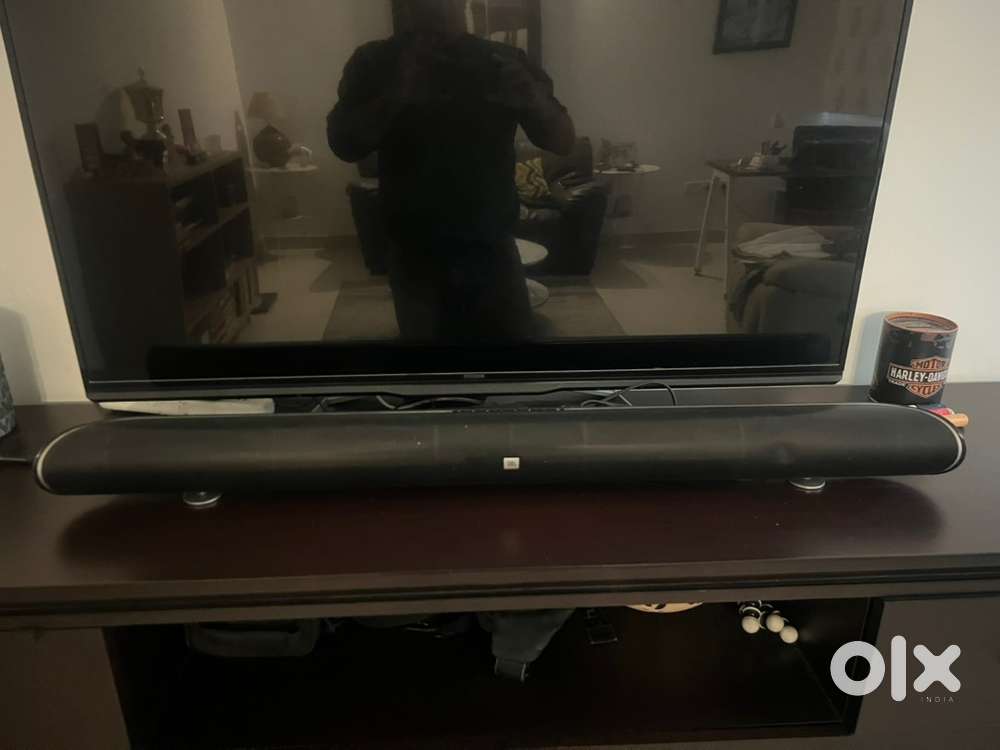 JBL sound bar with sub woofer