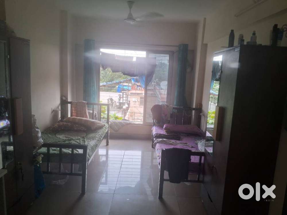 PG AVAILABILE @ SANTACRUZ WEST FOR MALE / FEMALE