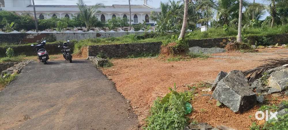 ഏറ്റുമാനൂർ  അതിരുമ്പുഴയിൽ 10 സെന്റ് സ്ഥലം വില്പനക്ക്