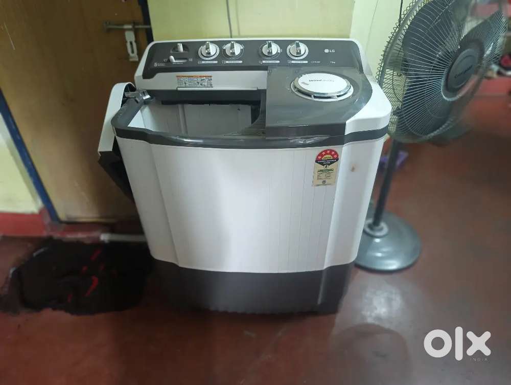 Semi automatic washing machine