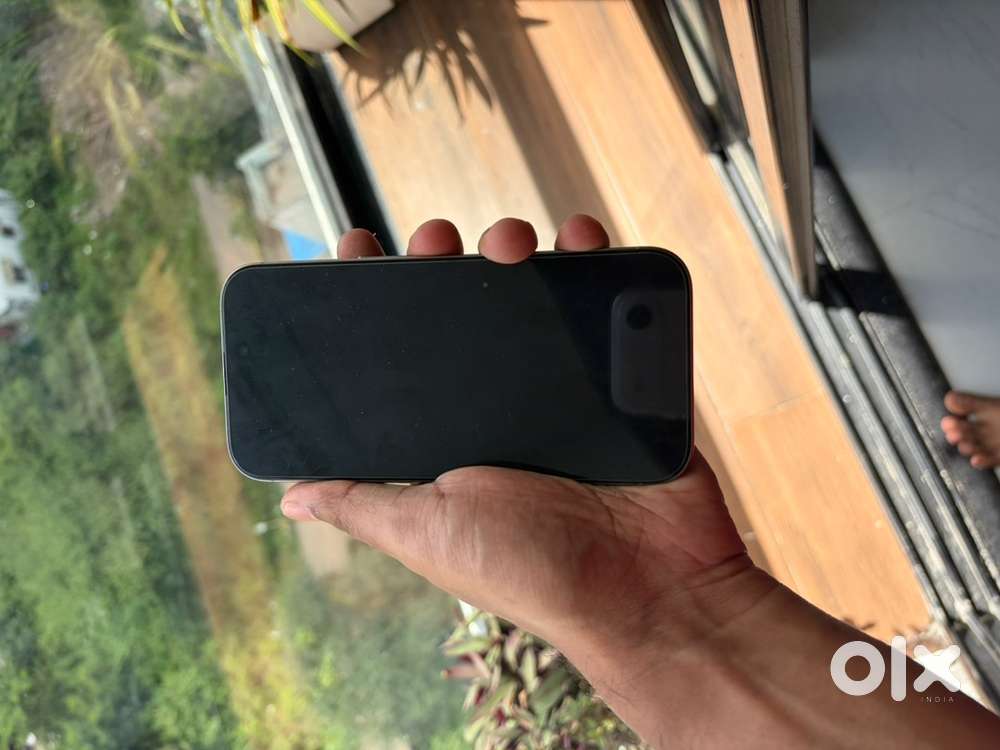 Apple iPhone 16 Pro - Natural Titanium 256GB - Warranty till Sept 26’