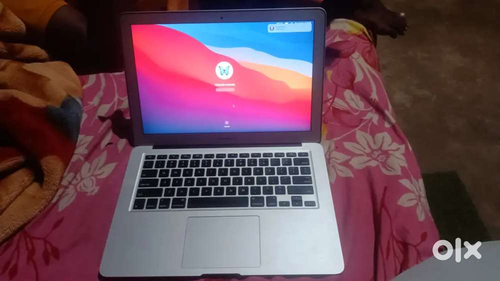 MacBook air 2018 (128 gb storage)