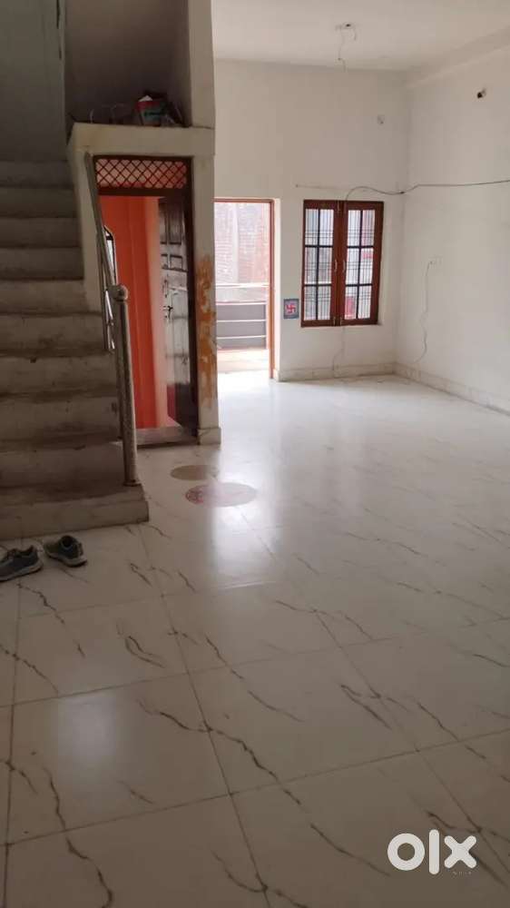 6000 Home for rent second floor