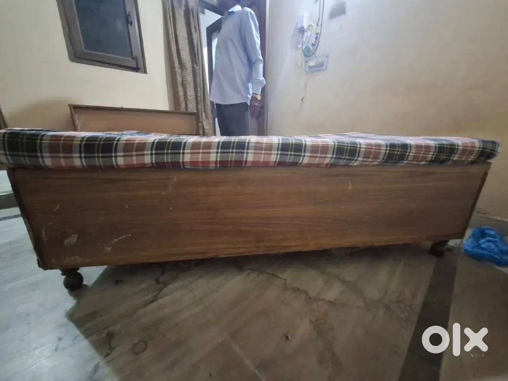 Single bed 3/6 with box and matress + study/computer table