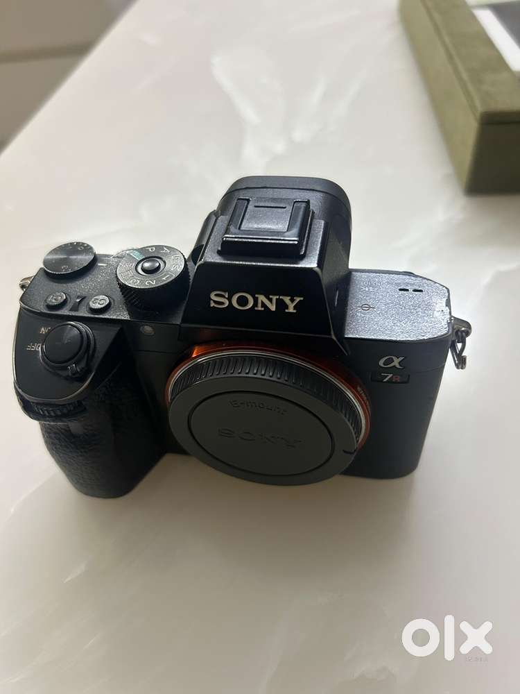 Sony 7r3 42.4mp full frame camera