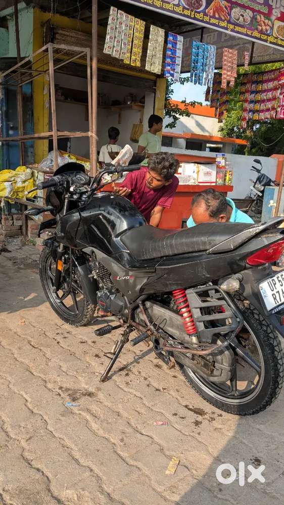 Honda livo good condition bike no dent no exdentale one hond use bike