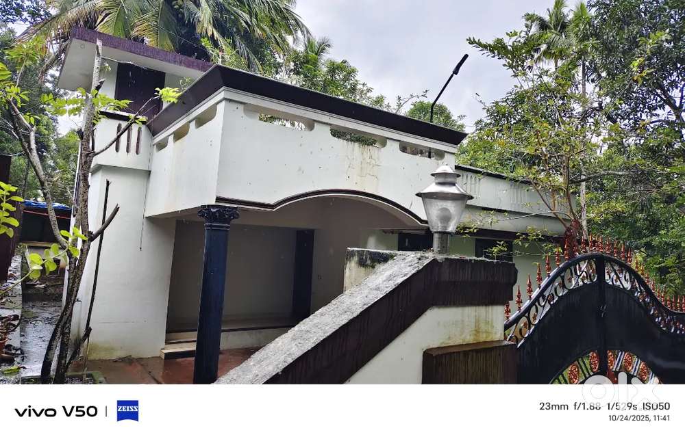 Indipenedent house near powdikonam 12