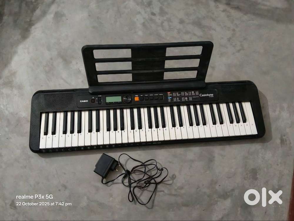 CASIO CT-S200 Keyboard with Bag and Package Box