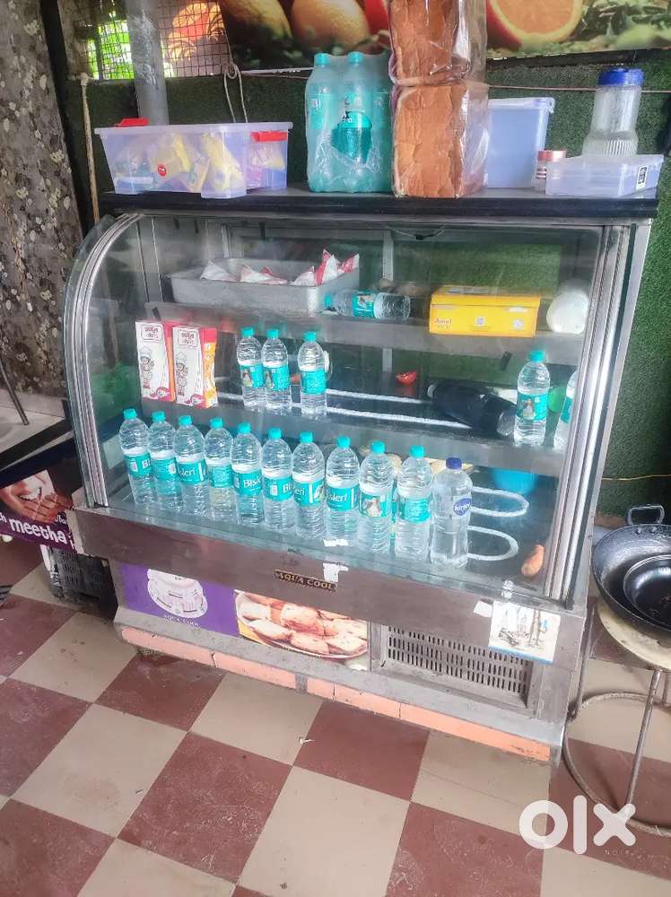 Display refrigerator