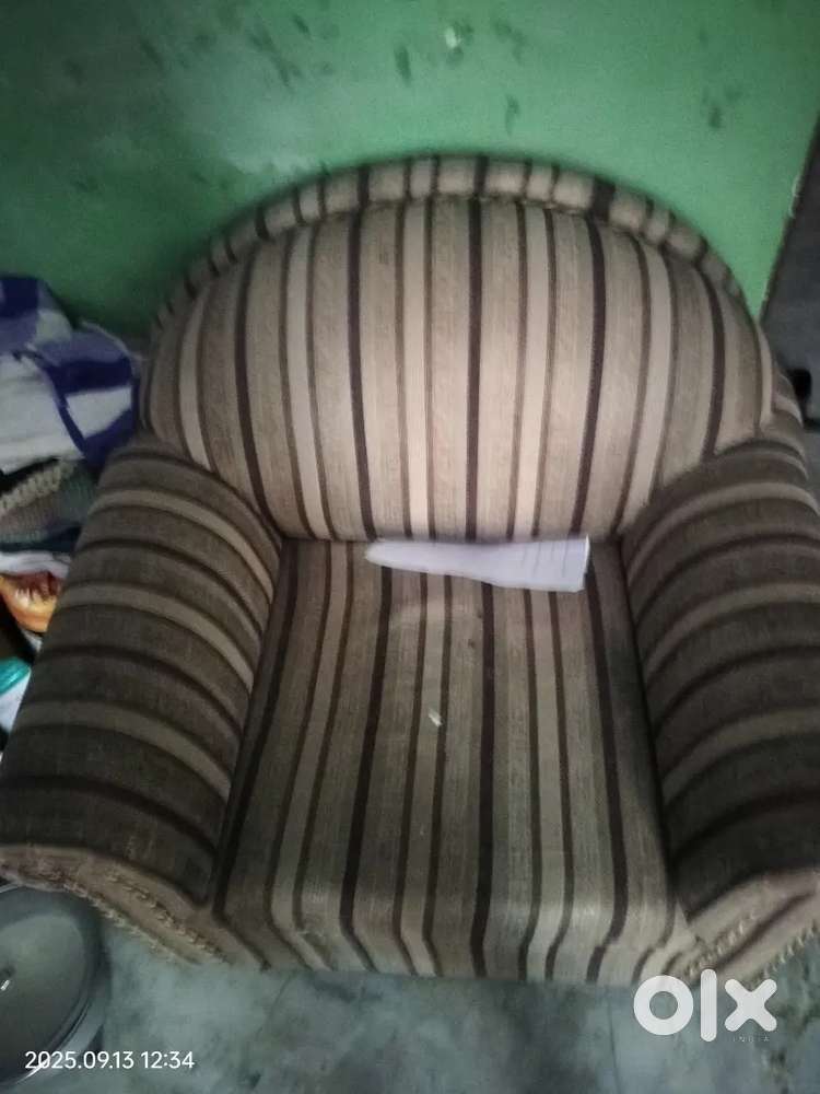 Sofa set urgent