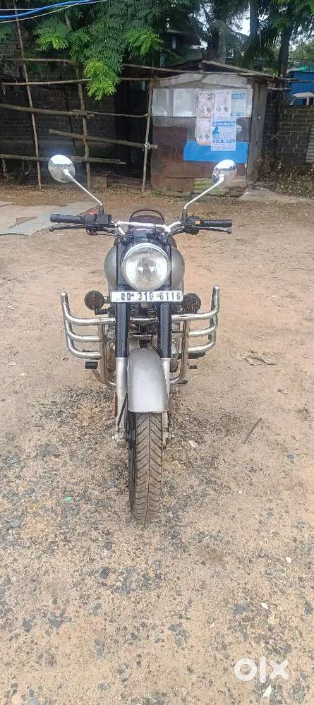 Royal Enfield Classic Gun Metal Top Model Alloys BS-6 1ST OWNER 2020