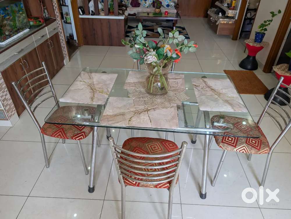 Stainless Steel 4 Seater Dinning Table and 4 chairs