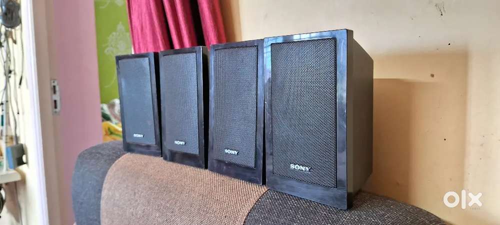 Sony Speakers original sony speaker. each 100W (3 Ohm)
