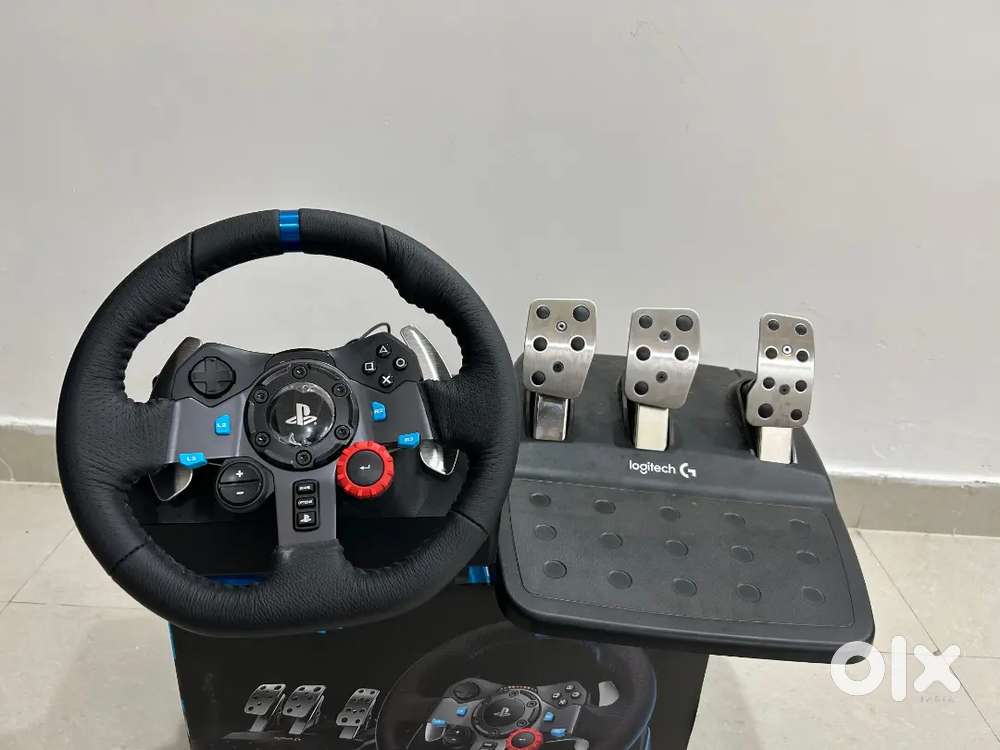Logitech G29 Driving Force Racing Wheel and Floor Pedals
