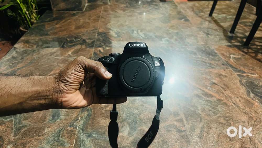 Canon EOS 3000 D and zoom lens for sale (near condition) Fresh product