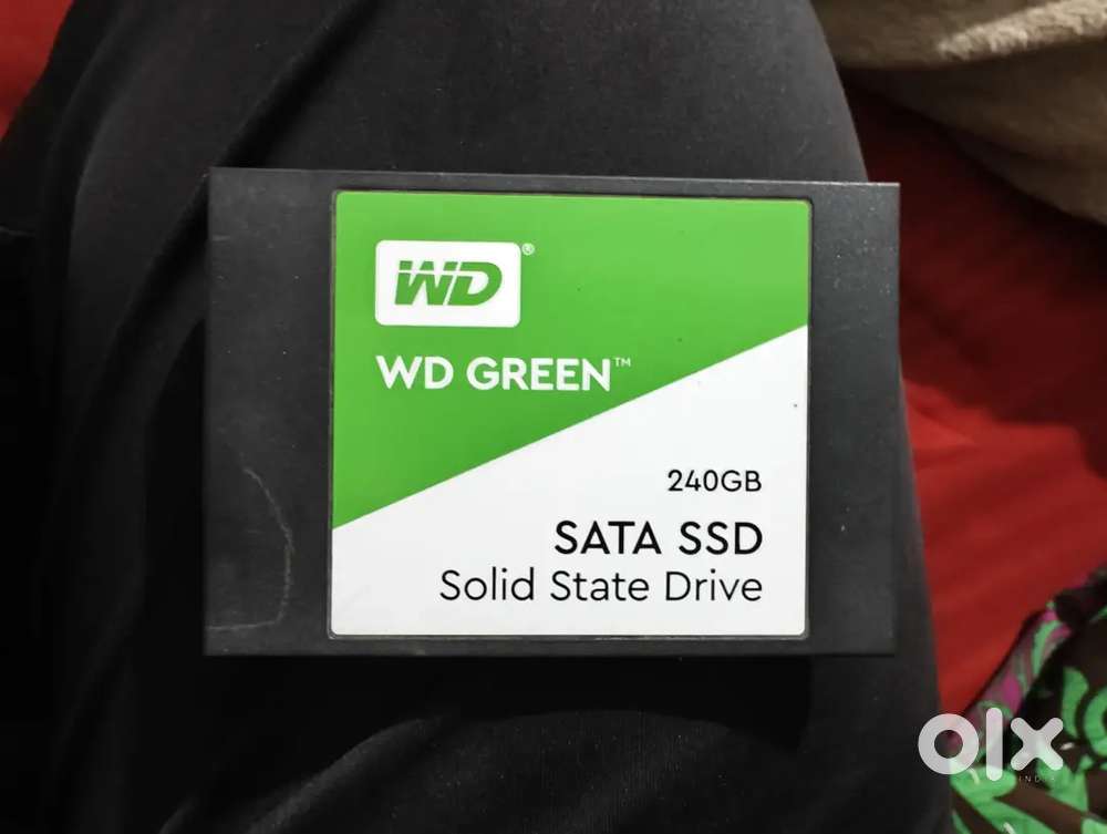 Dw green 240 ssd  ans 8gb ddr4 ram