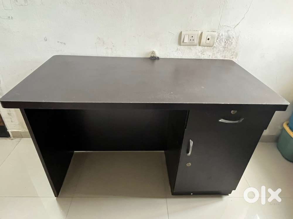 Study Table with Drawer & Cupboard – ₹1,200 (Negotiable)