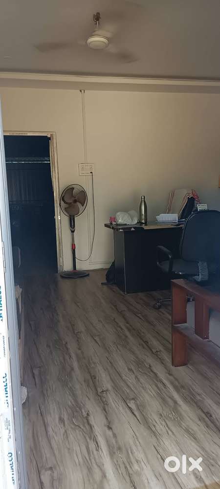 A 3600 sqft warehouse with 220 sqft office for rent