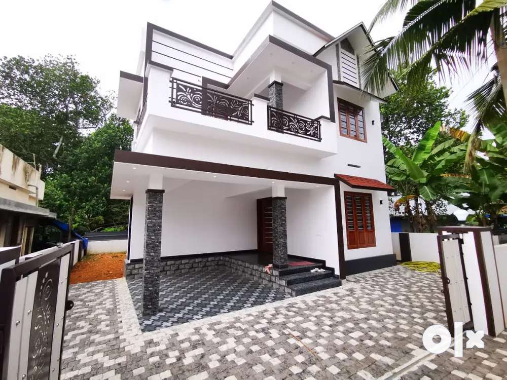 HOUSE FOR SALE IN THATTAMPADI