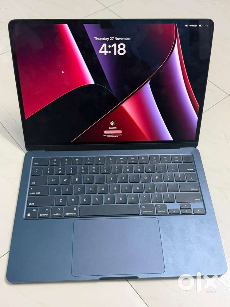 Macbook Air 13.6 inch 2025