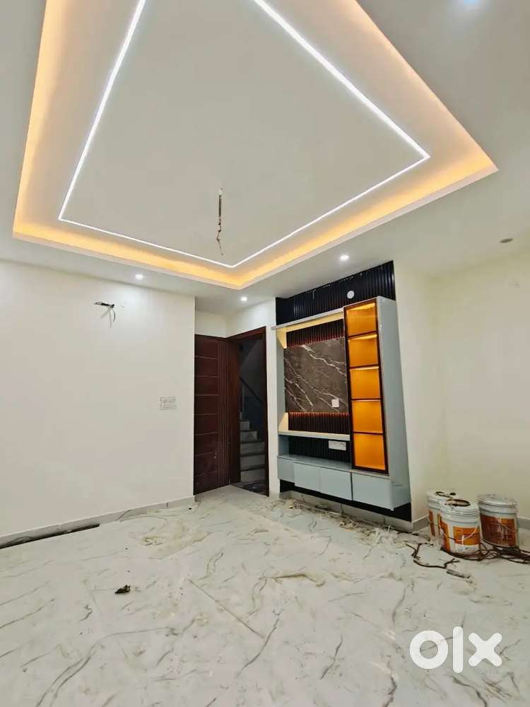 2 bhk flat near dun university