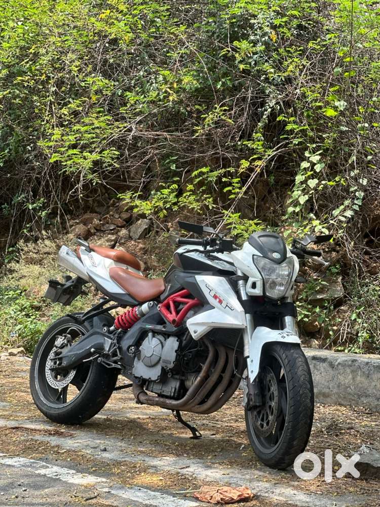 White edition Benelli TNT 600i