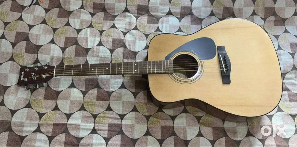 Yamaha F310 NT Guitar