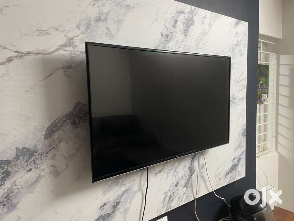 MI 43 inch TV