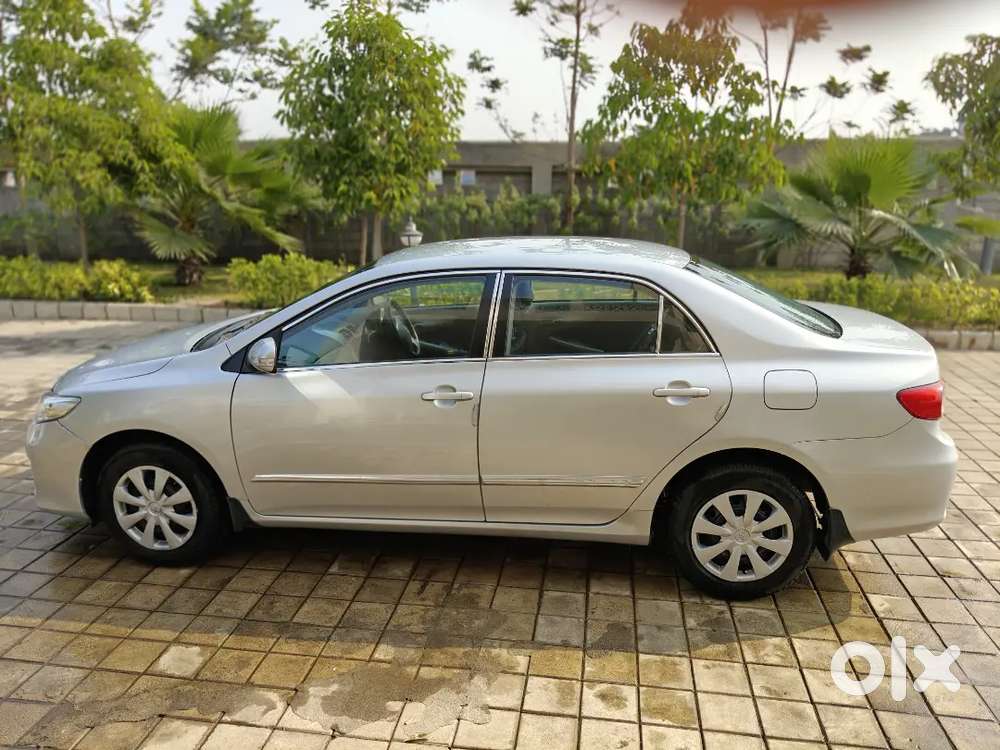 21km/lit DieselToyota Corolla Altis 2014 95 km luxury sedan, no work.