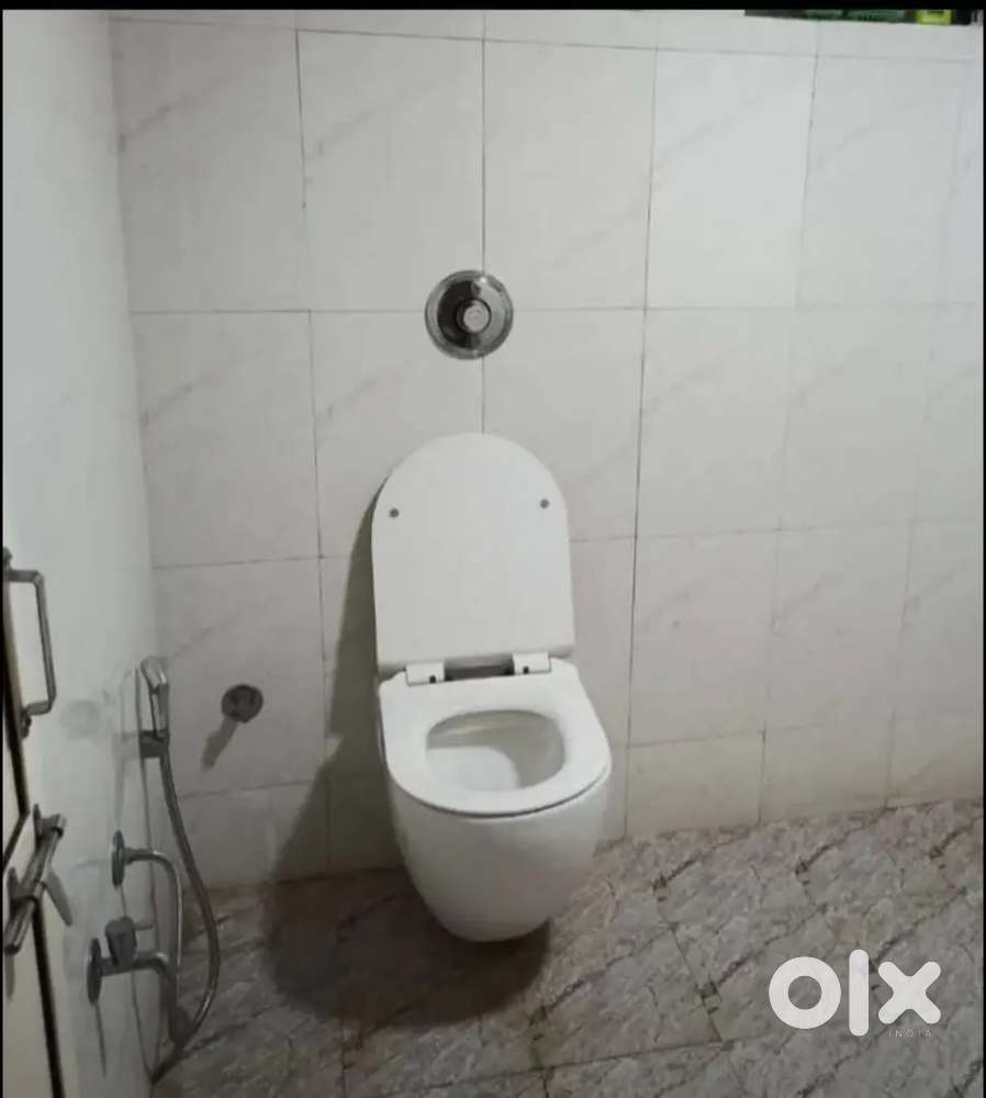 3 bhk Semifurnished flat rent near nilamber circle Vasna road