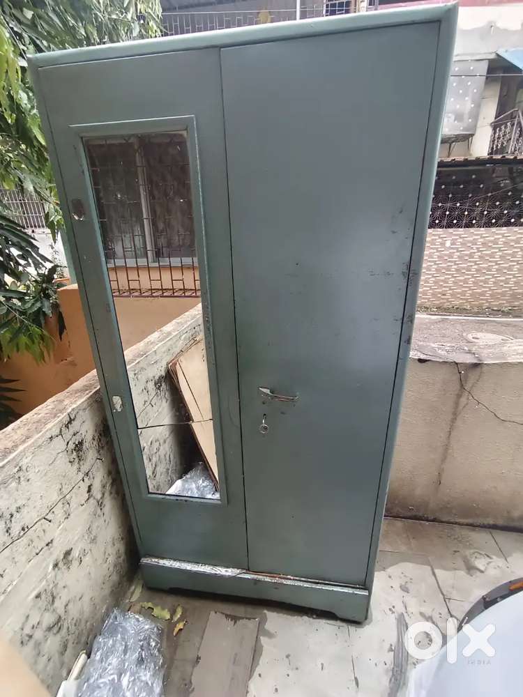 Iron almirah for sale