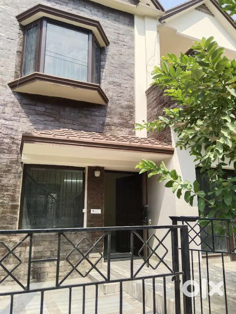 Independent house for rent in green valley sector 42