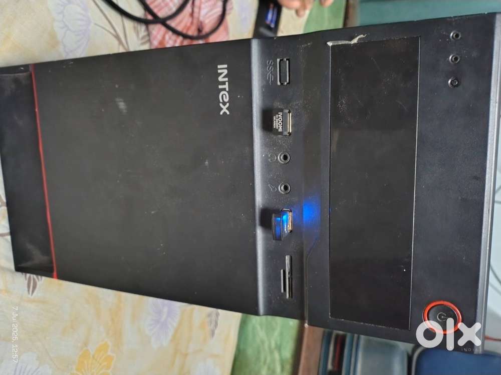 CPU (INTEL CORE I3 4GB RAM 256 GB SSD)