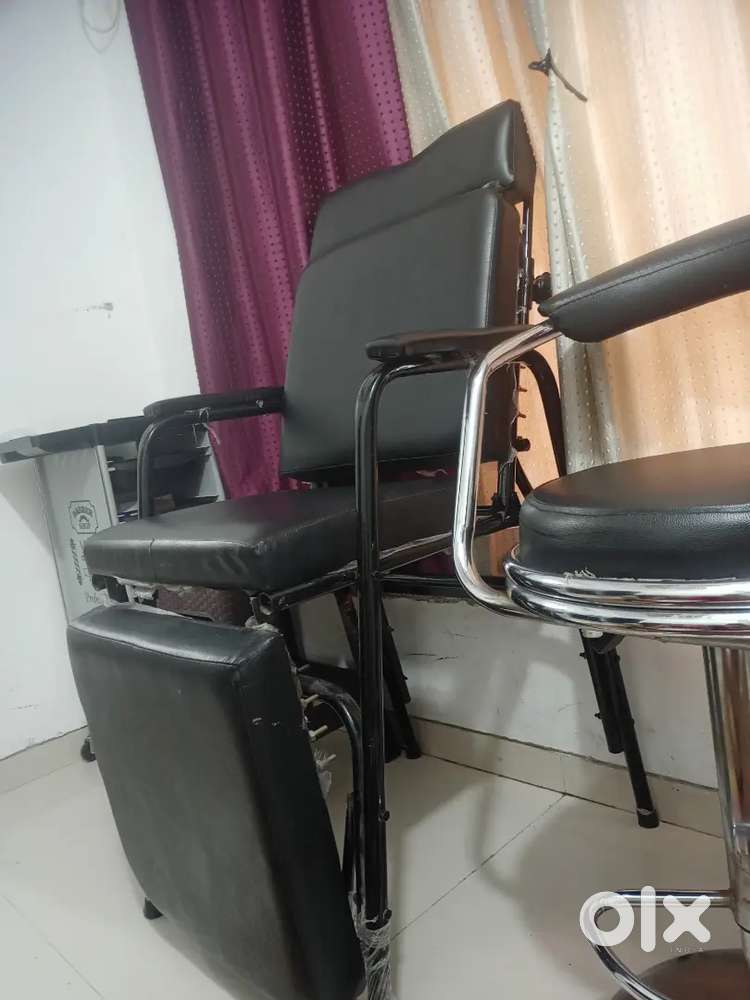 Salon chair
