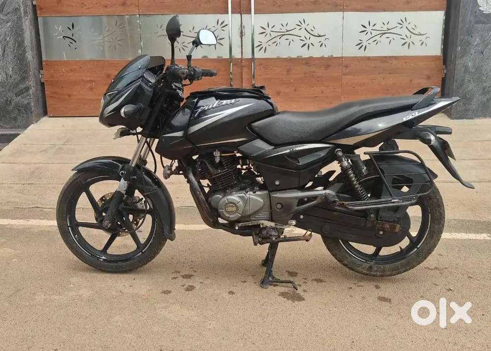RC புக்குடன் பைக் நல்லா நிலையில் உள்ளது புது பேட்டரி