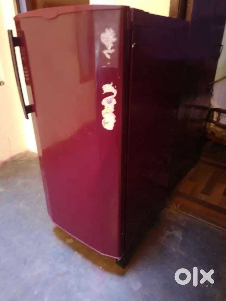 Godrej refrigerator 190 liter
