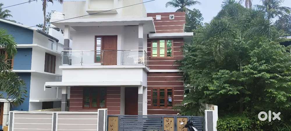 3bhk villa near kakkanad pukkatupady busroot 300 mtr