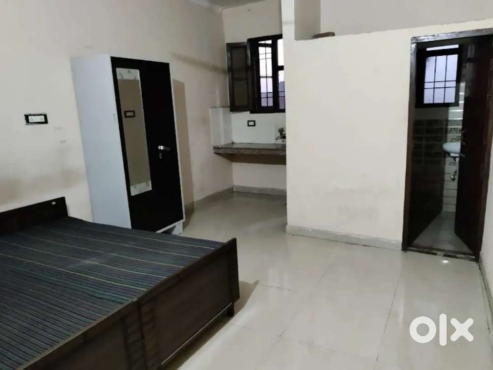 Indipendent Single Rooms for Boys & Girls